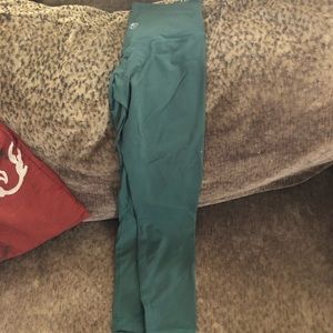 Tilyoucollpase high waisted active leggings.